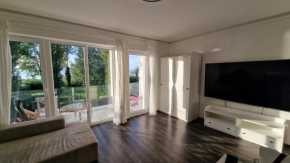 Vízparti Apartman, Balatonszárszó